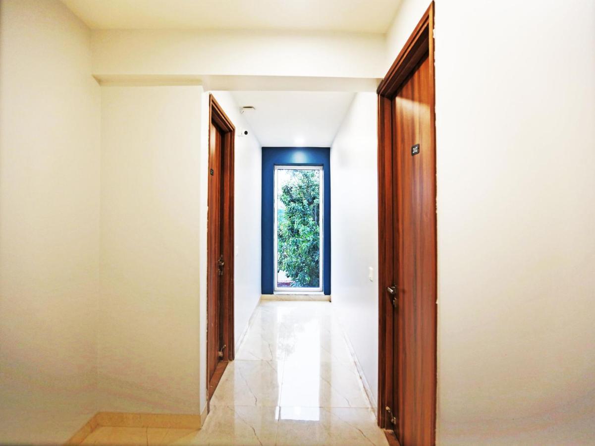 Hotel Oyo Flagship Santhi Grand Vijayawāda Exterior foto